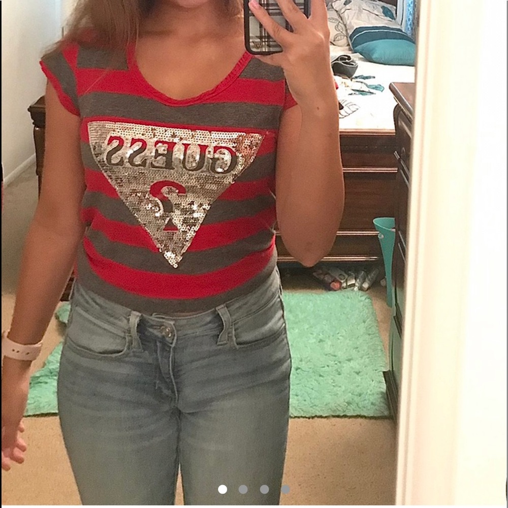STRIPED GUESS TEE !